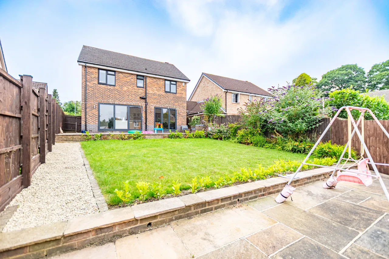 Hawthorne Gardens, Adel, LS16, photo 25