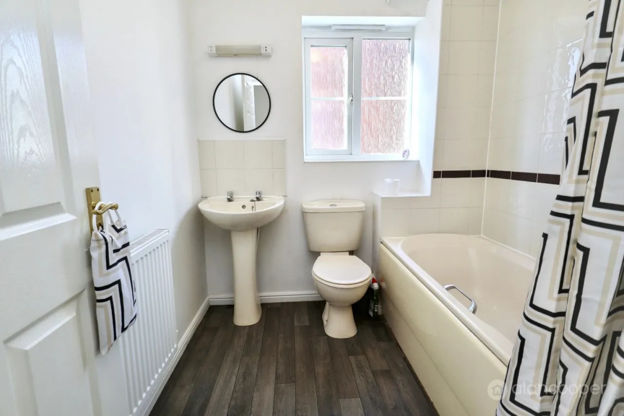 Bulkington Road, Bedworth, CV12, photo 13