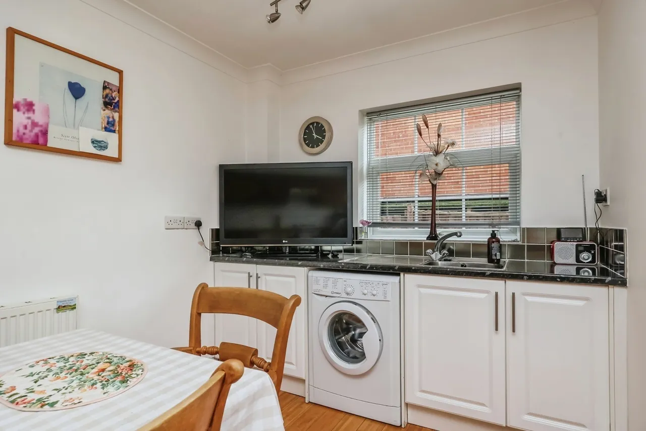 Alwood Grove, Clifton Village, NG11, photo 12