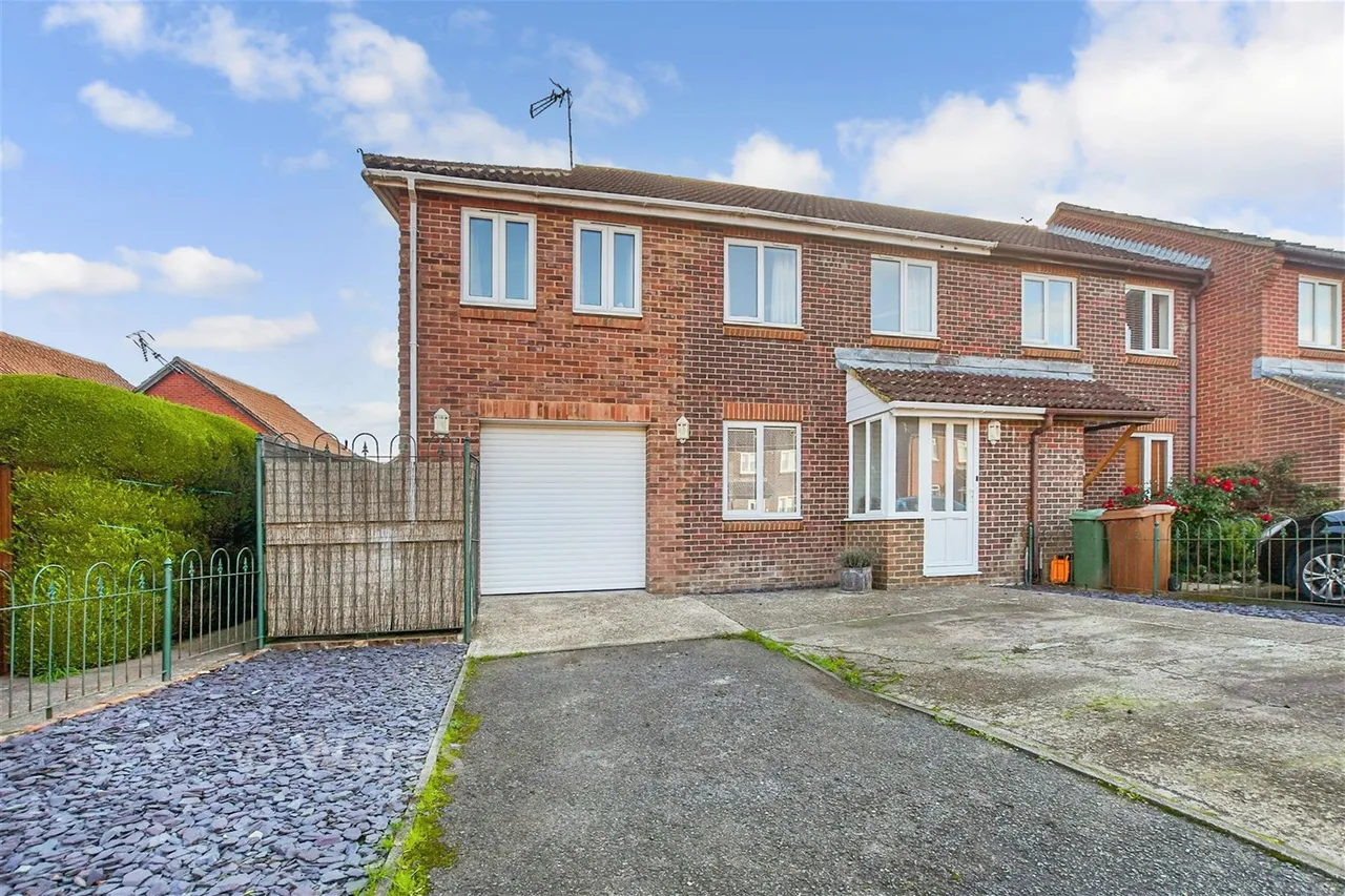 4 bed house for sale, Turner Avenue, Cranbrook, TN17