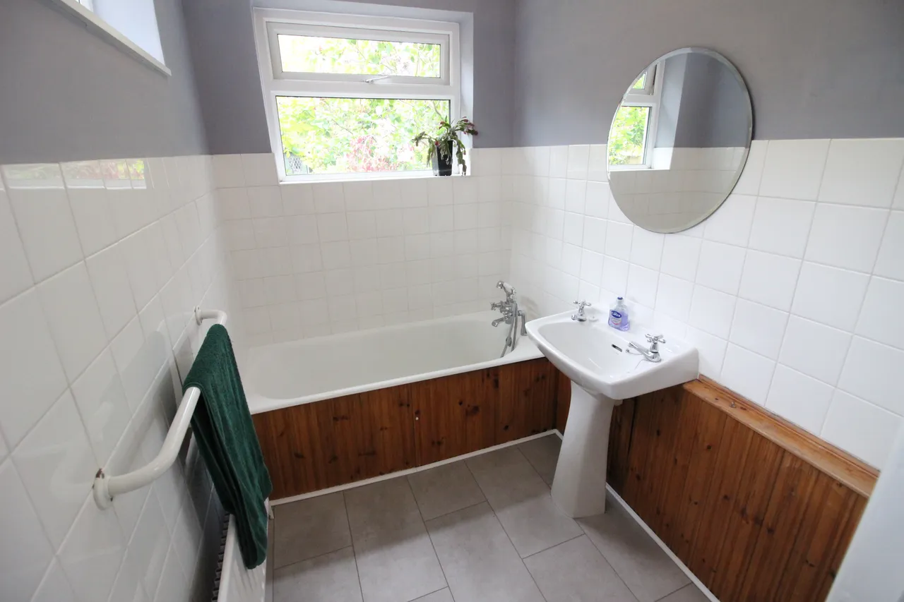 Lynwood Drive, WORCESTER PARK, Surrey, Worcester Park, KT47AB, photo 5