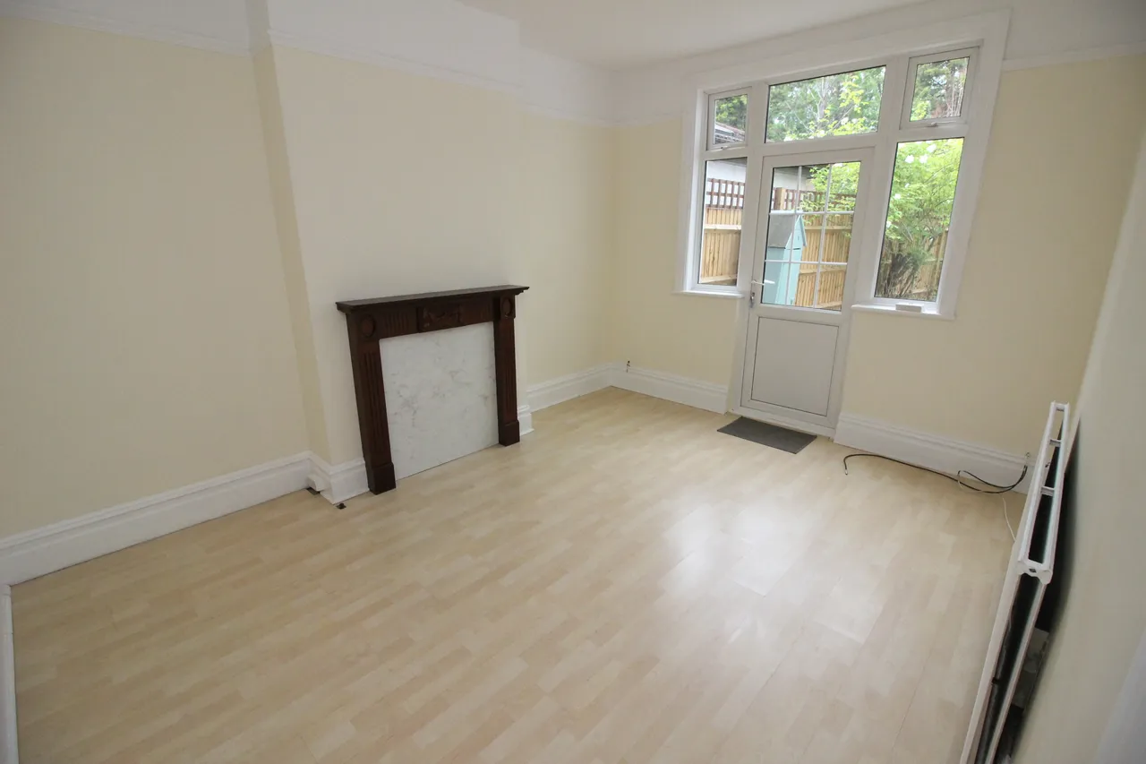Lynwood Drive, WORCESTER PARK, Surrey, Worcester Park, KT47AB, photo 4