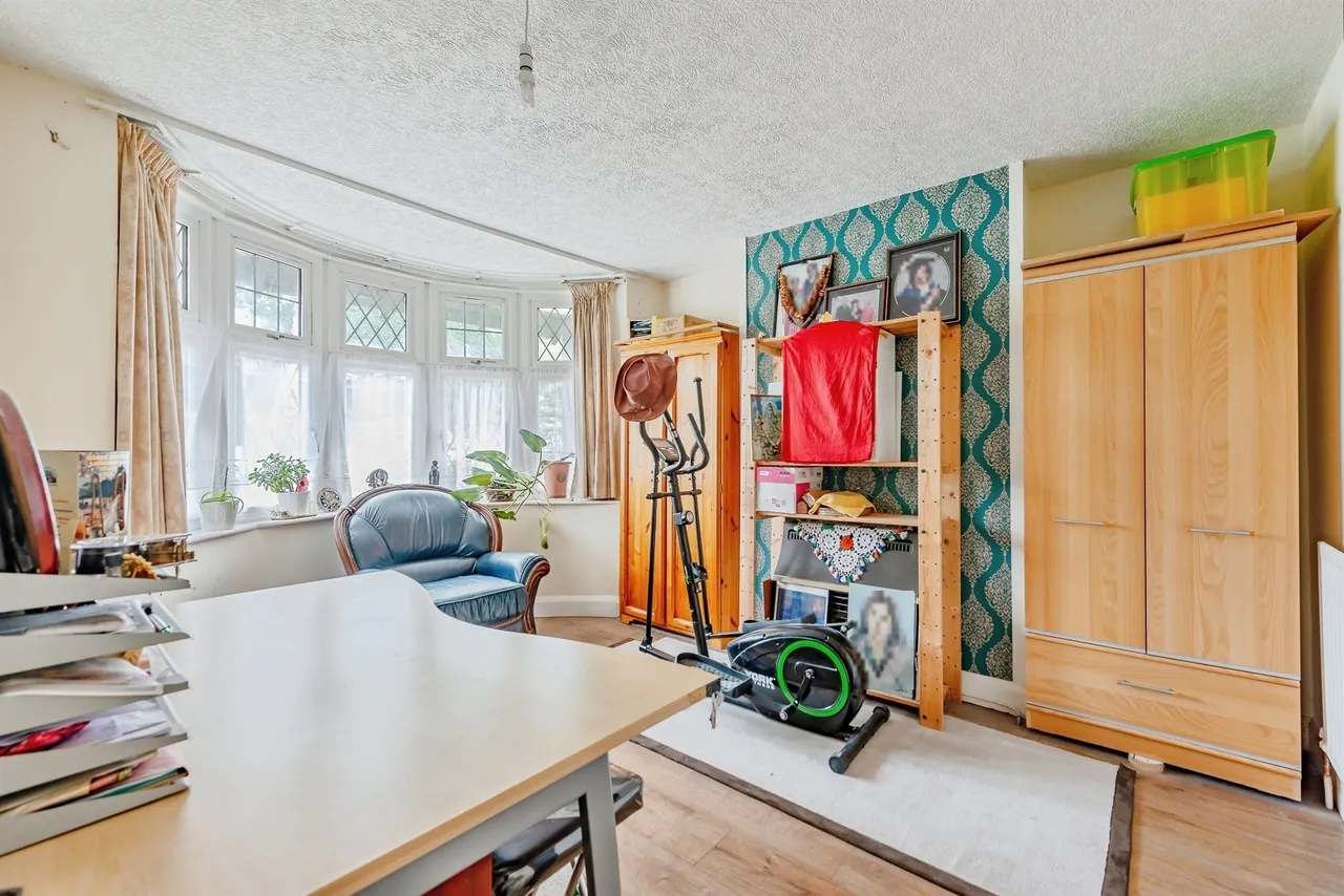 Barnfield Road, CRAWLEY, photo 9