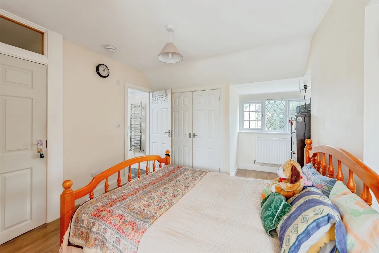 Barnfield Road, CRAWLEY, photo 10
