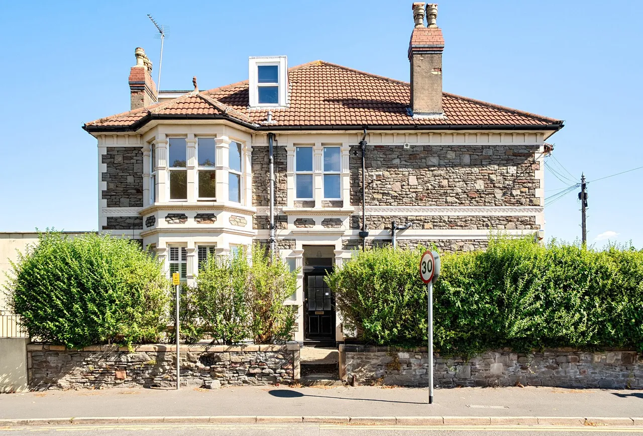 3 bed flat for sale — Gloucester Road North, Filton, BS34 7PT