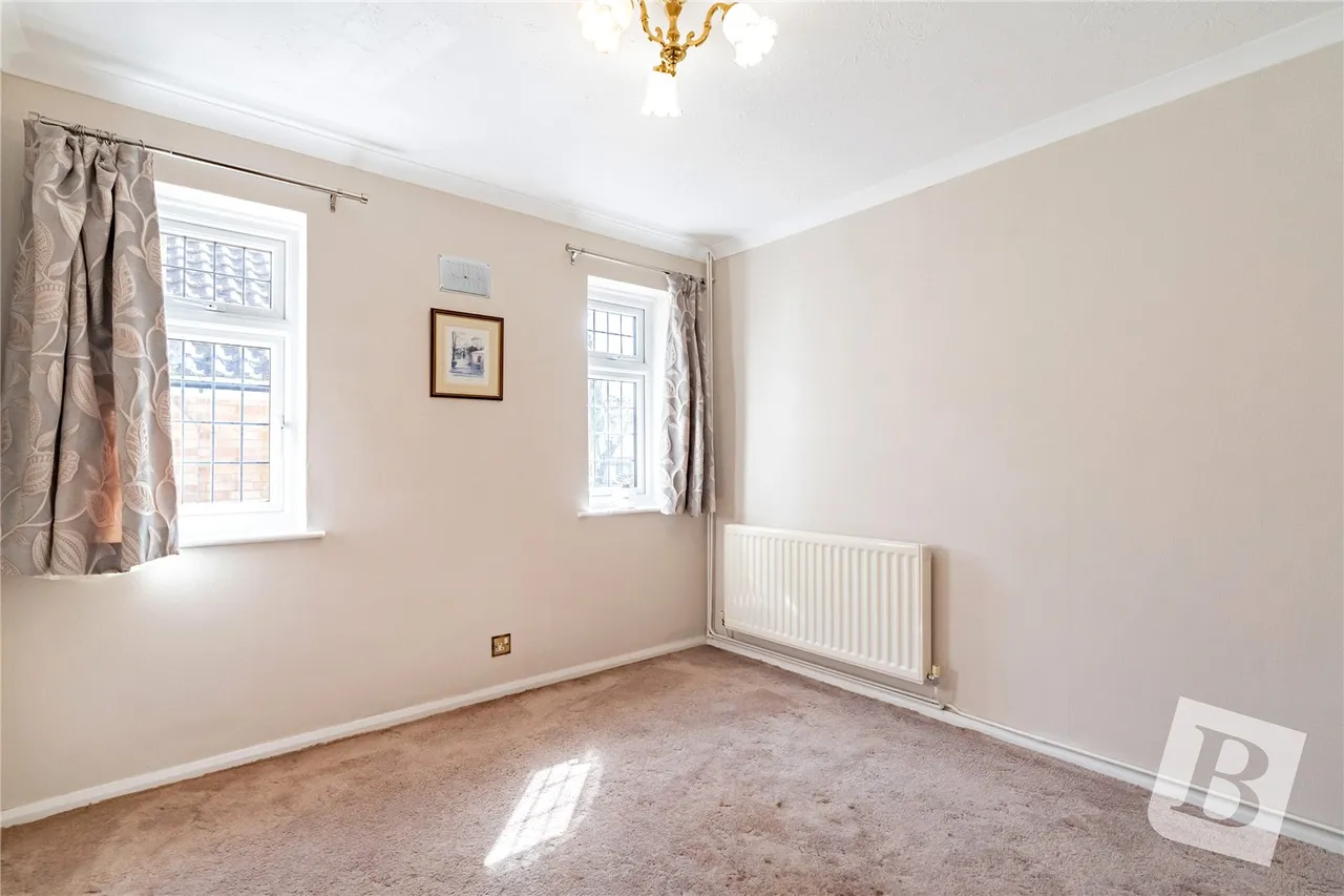 Brookmans Close, Upminster, RM14, photo 8