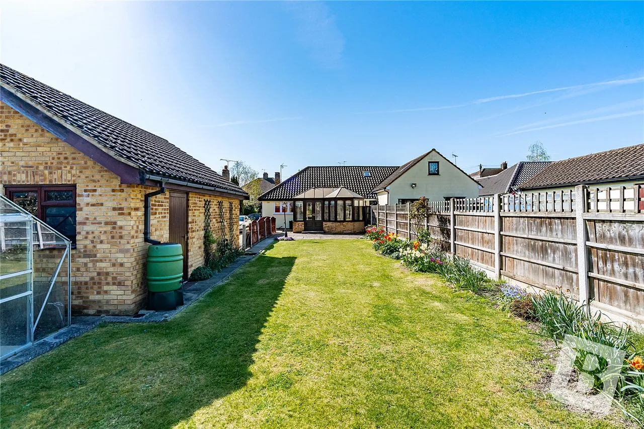Brookmans Close, Upminster, RM14, photo 12