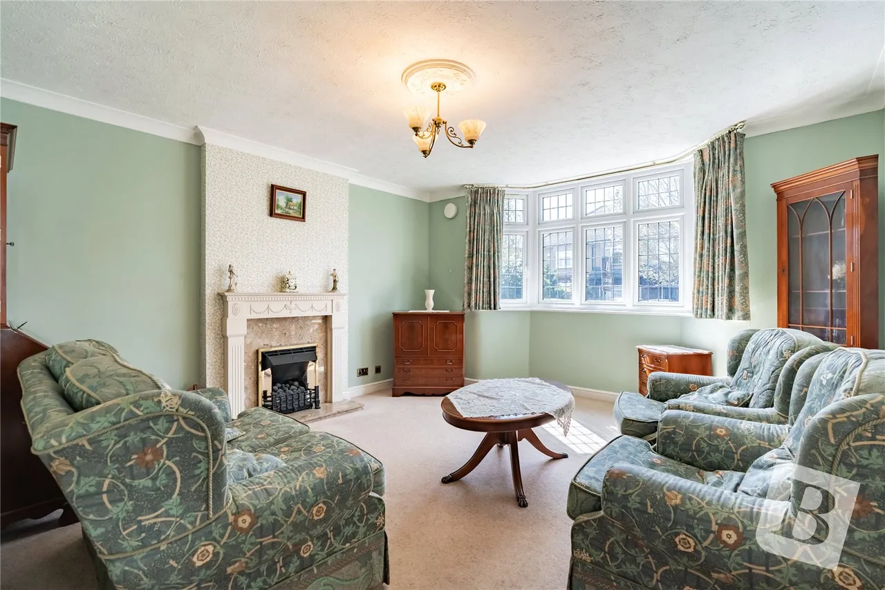Brookmans Close, Upminster, RM14, photo 6