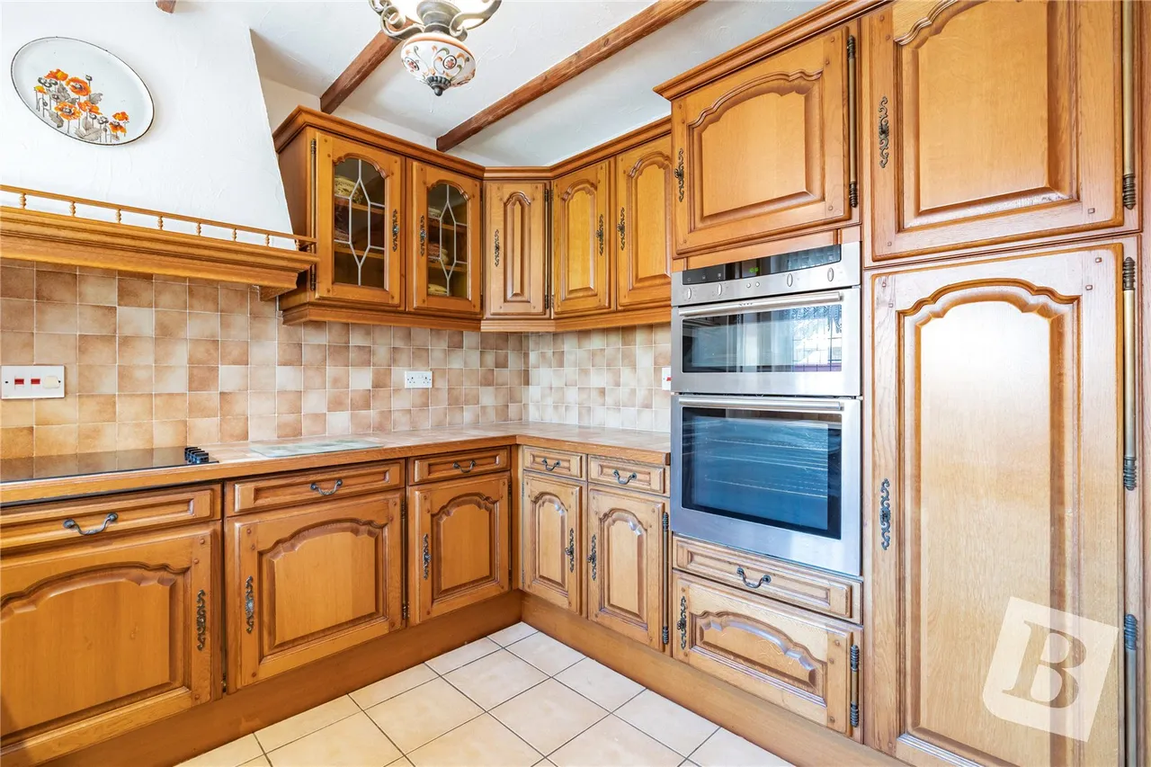 Brookmans Close, Upminster, RM14, photo 3