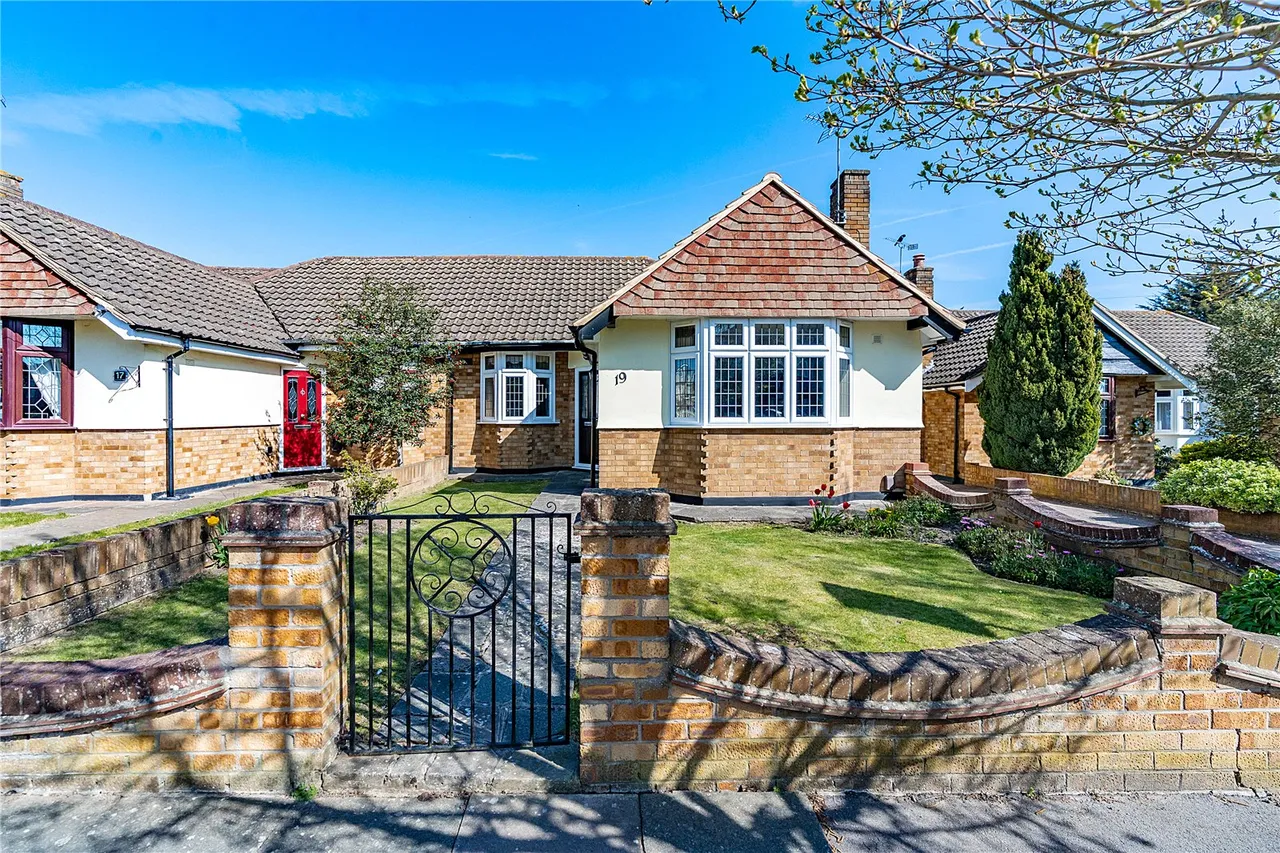 Brookmans Close, Upminster, RM14, photo 15