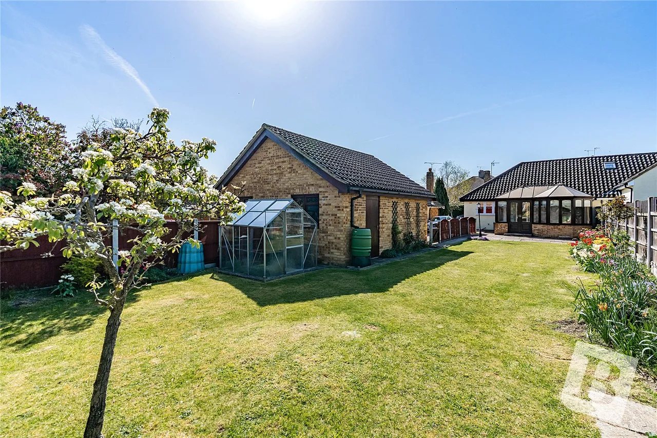Brookmans Close, Upminster, RM14, photo 11