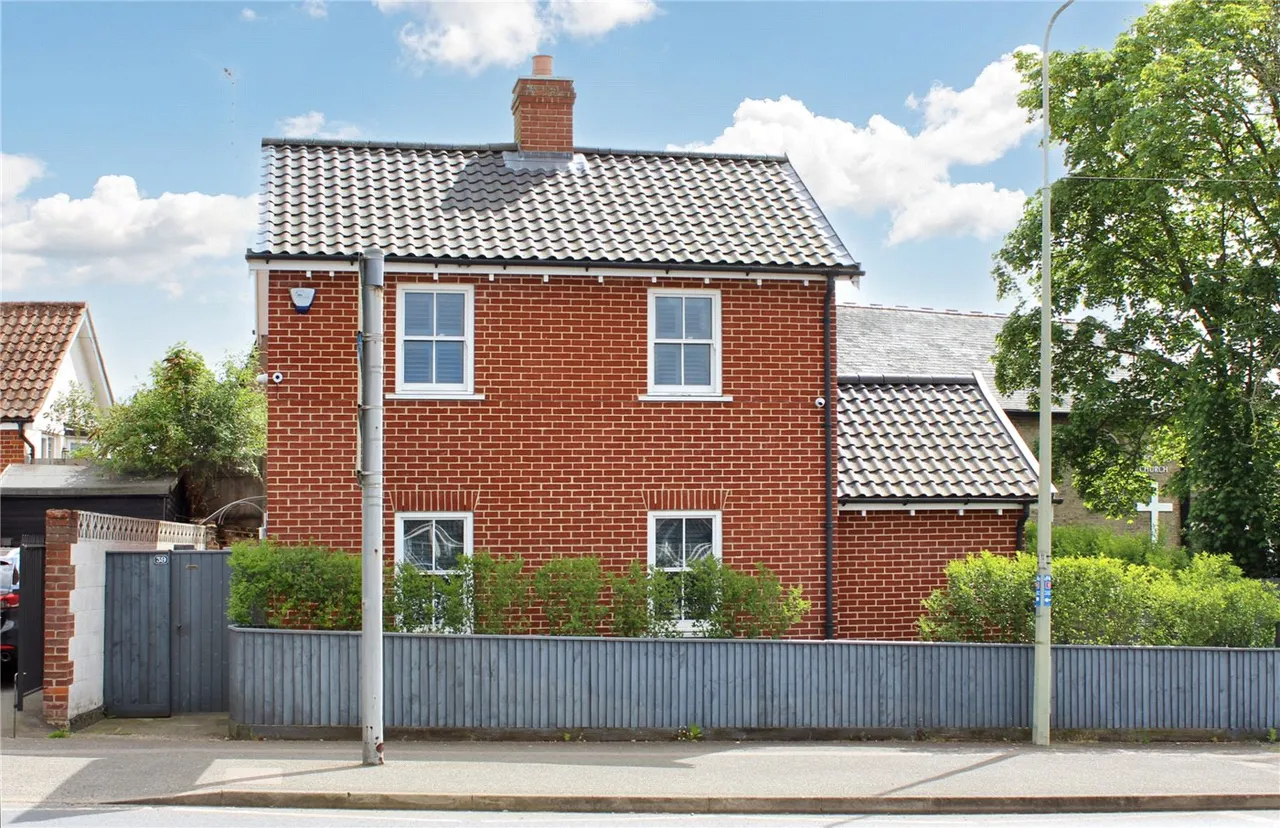 2 bed house for sale — Norwich Road, Halesworth, Suffolk, IP19