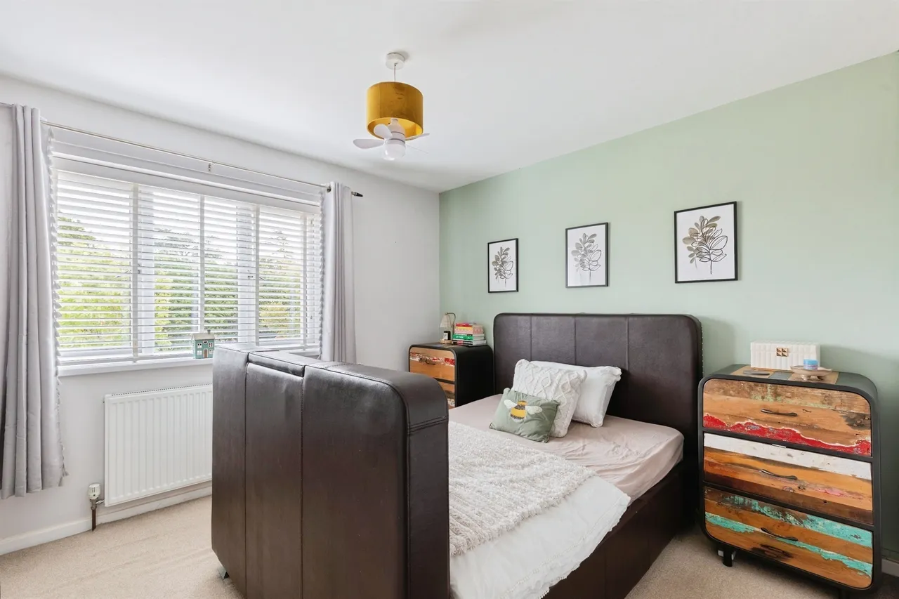 Russell Close, Long Itchington, Southam, photo 8
