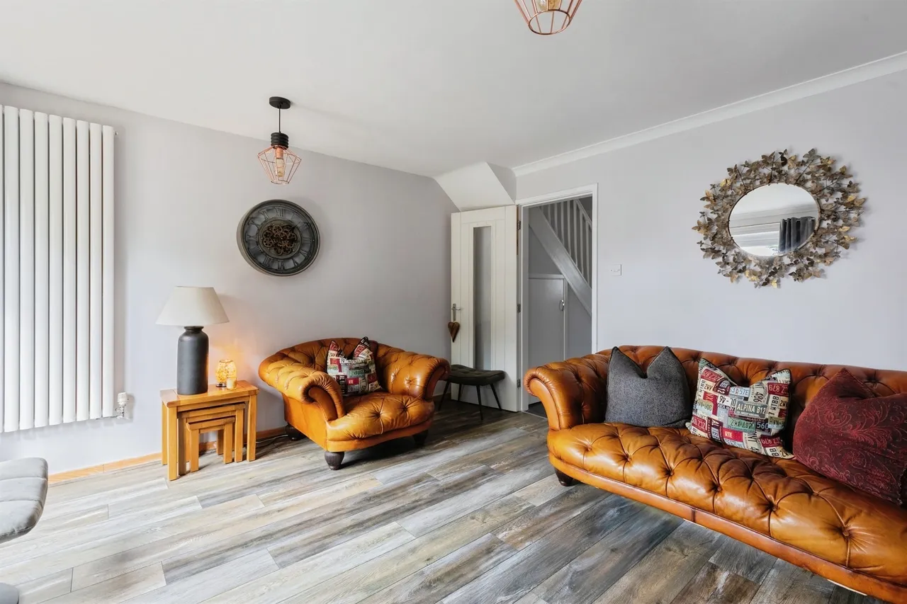 Russell Close, Long Itchington, Southam, photo 6