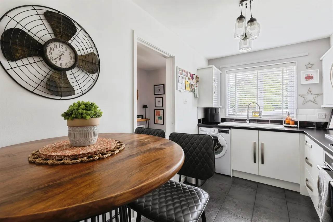 Russell Close, Long Itchington, Southam, photo 4