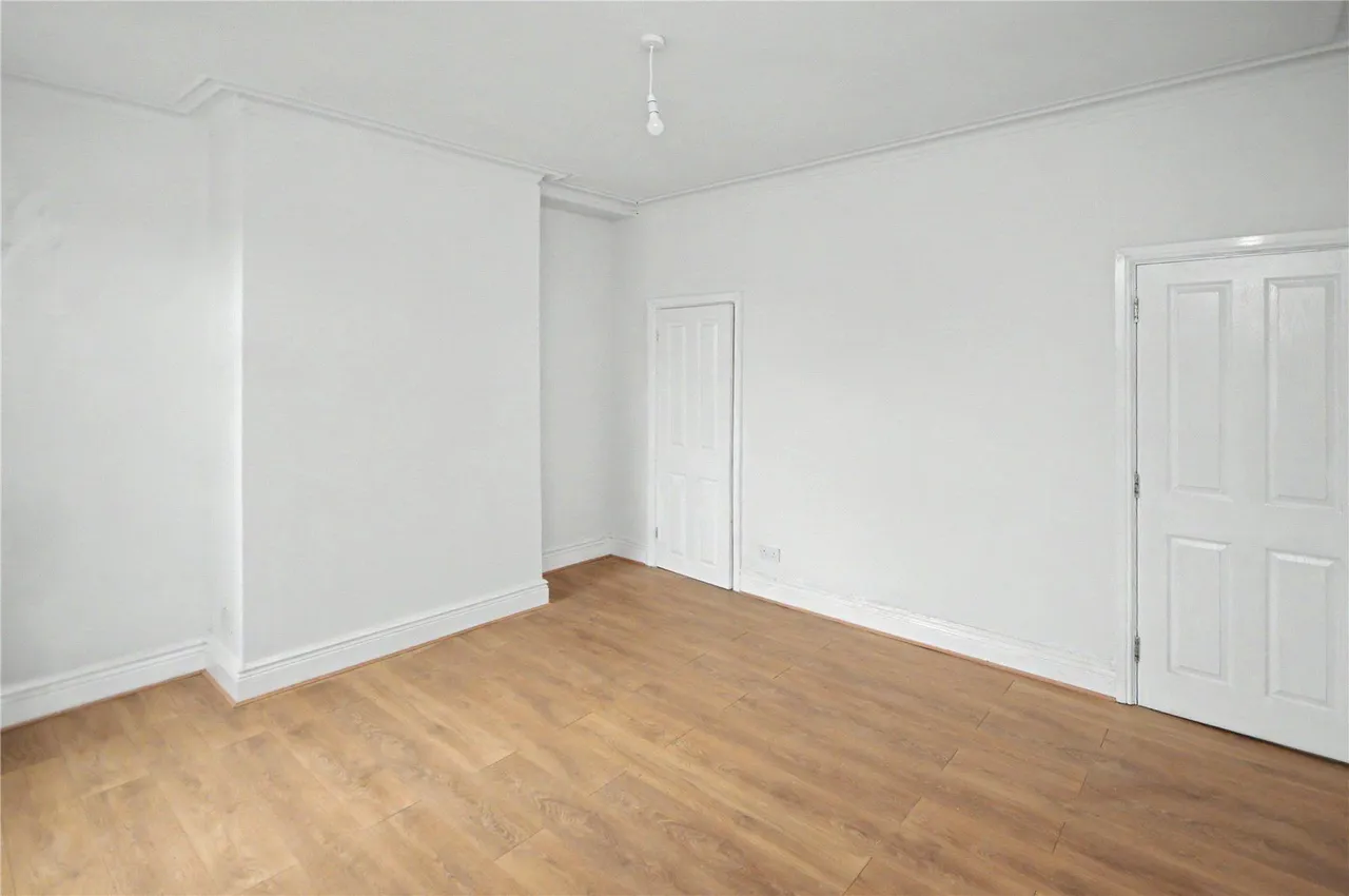 Grovehall Drive, Leeds, LS11, photo 4