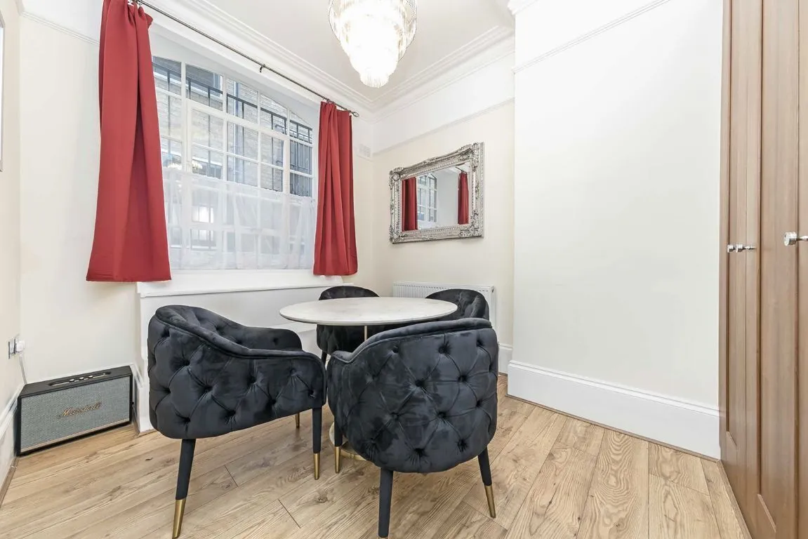 Middle Street, EC1A, photo 5