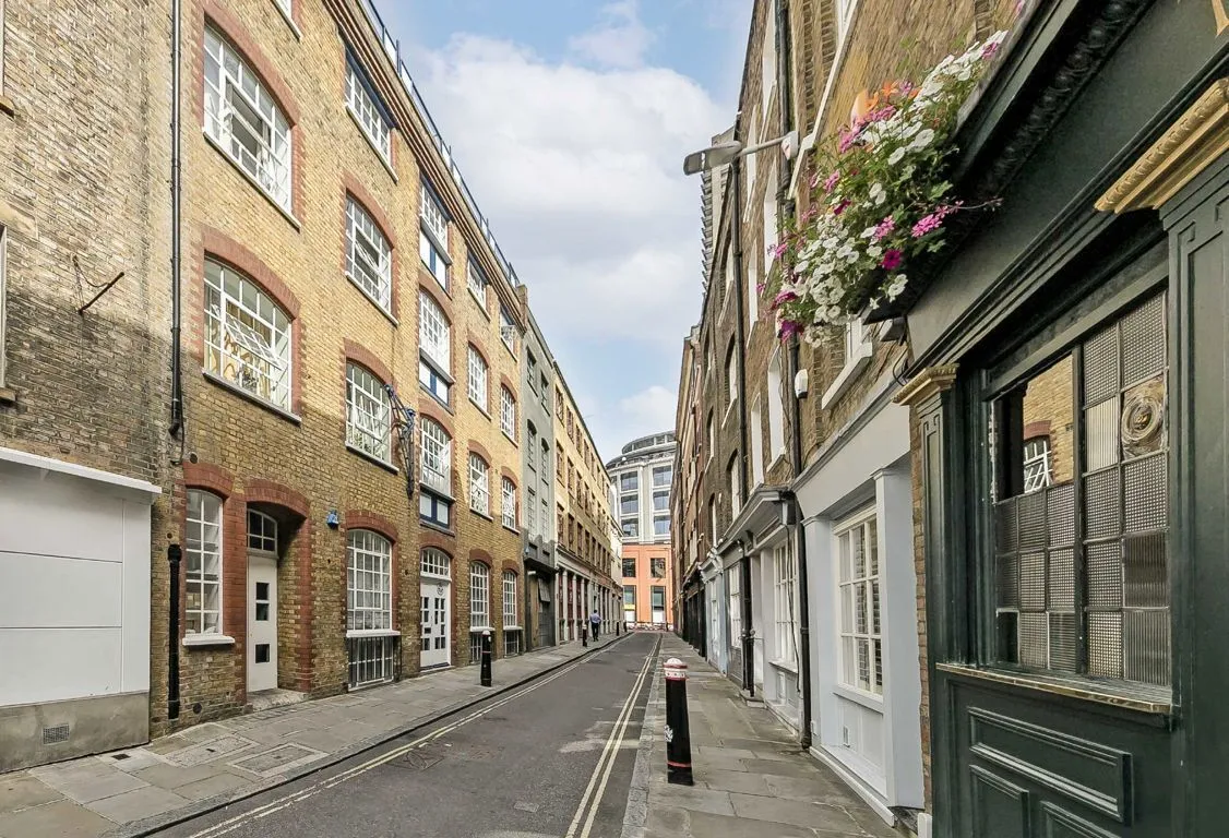 4 bed house to rent, Middle Street, EC1A