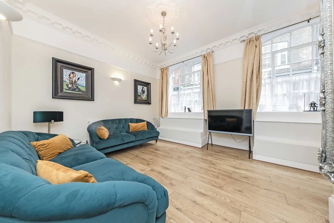 Middle Street, EC1A, photo 2