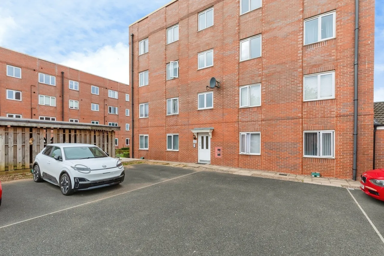 2 bed flat for sale, Childer Close, Coventry, CV6