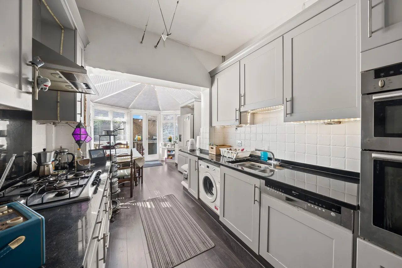 Boscombe Road, WORCESTER PARK, Surrey, Worcester Park, KT48PJ, photo 5