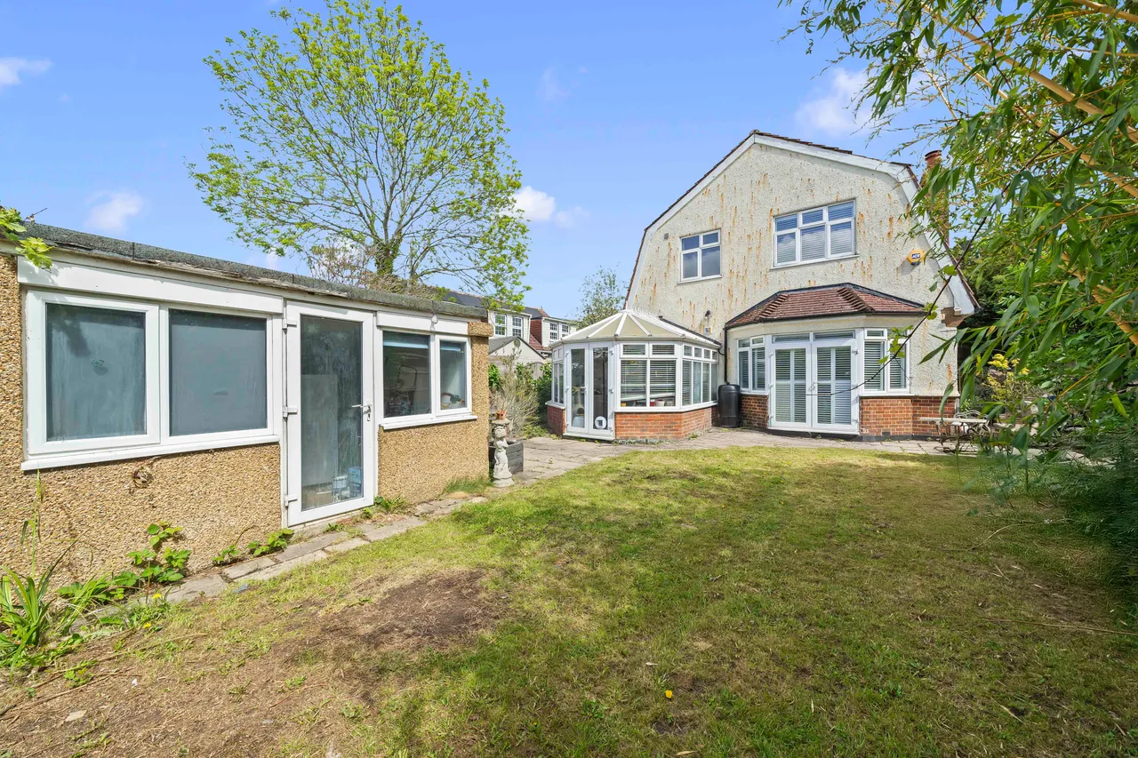 Boscombe Road, WORCESTER PARK, Surrey, Worcester Park, KT48PJ, photo 13