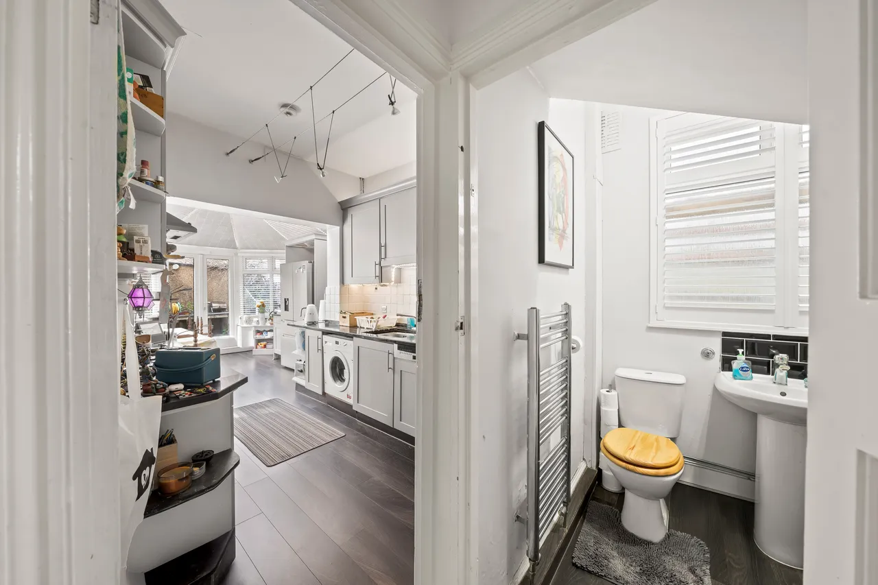 Boscombe Road, WORCESTER PARK, Surrey, Worcester Park, KT48PJ, photo 6