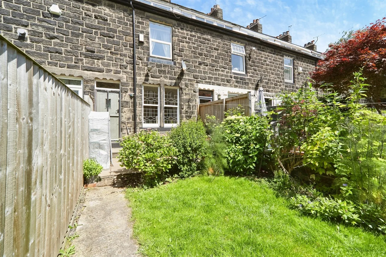 Henry Terrace, Yeadon, LS19, photo 8