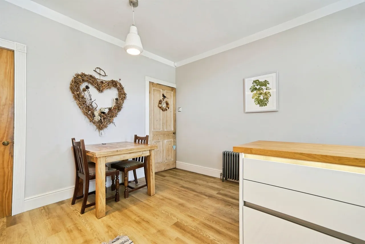 Henry Terrace, Yeadon, LS19, photo 6