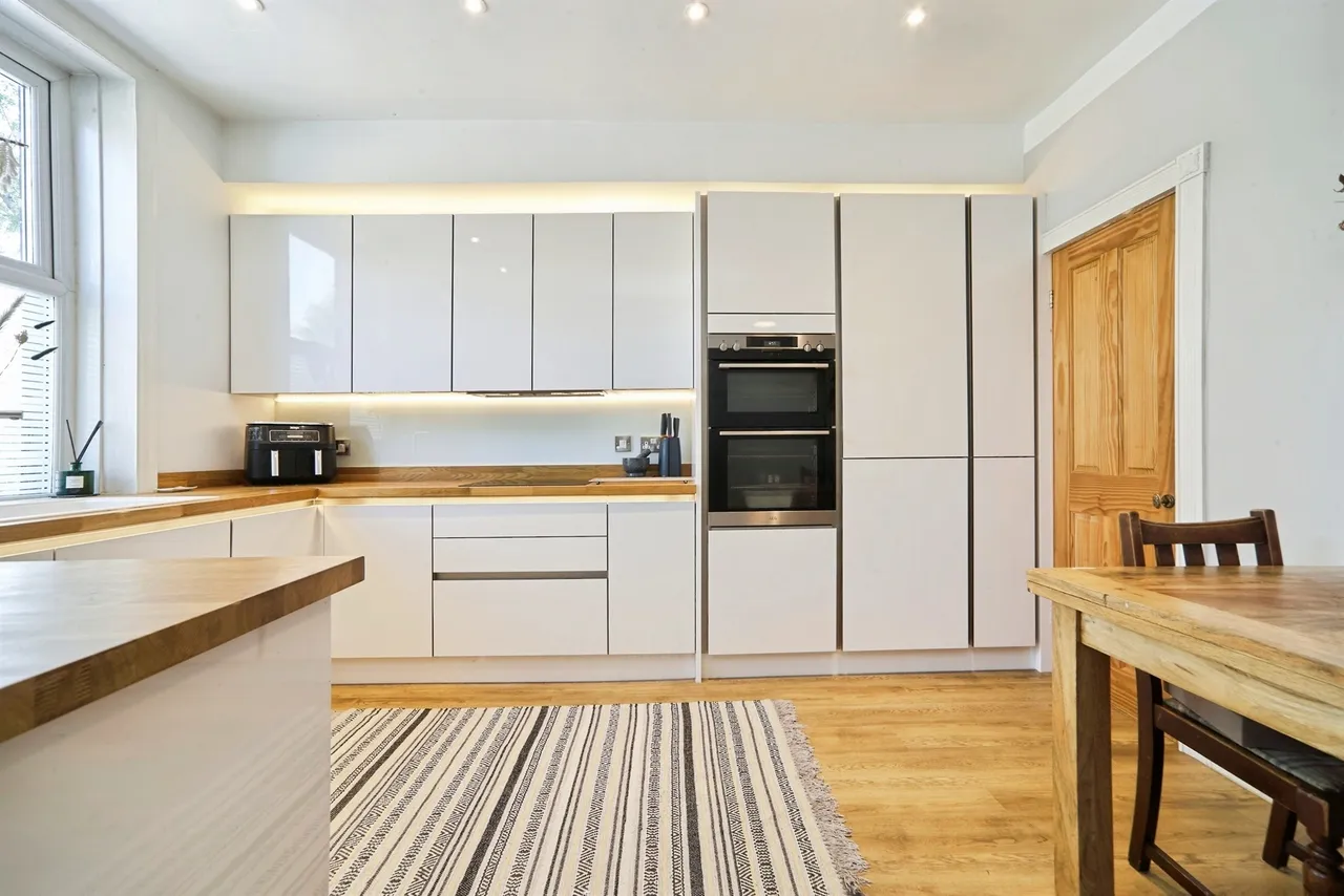 Henry Terrace, Yeadon, LS19, photo 7