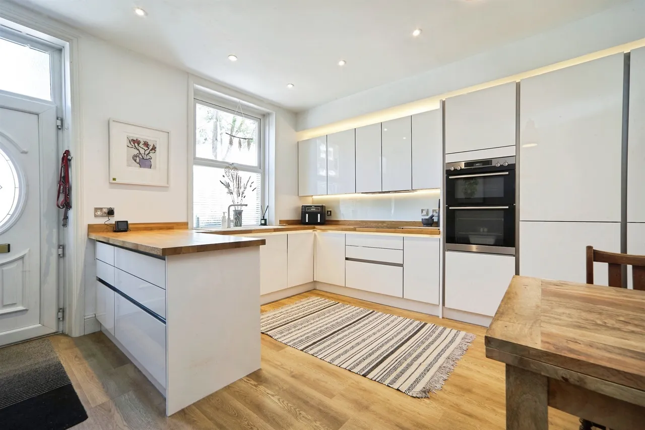 Henry Terrace, Yeadon, LS19, photo 2
