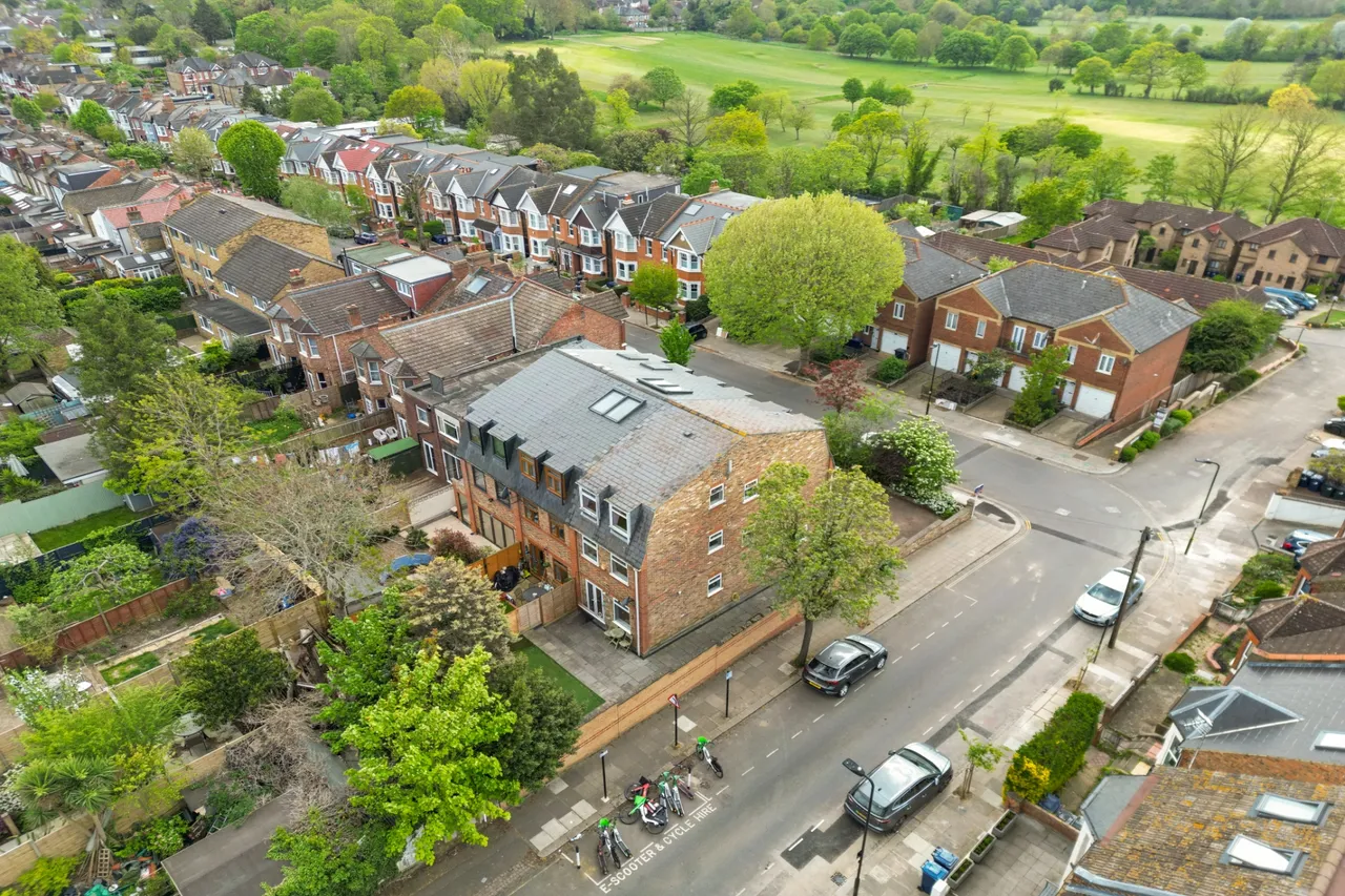 Grove Avenue, Hanwell, W7 3EX, photo 14