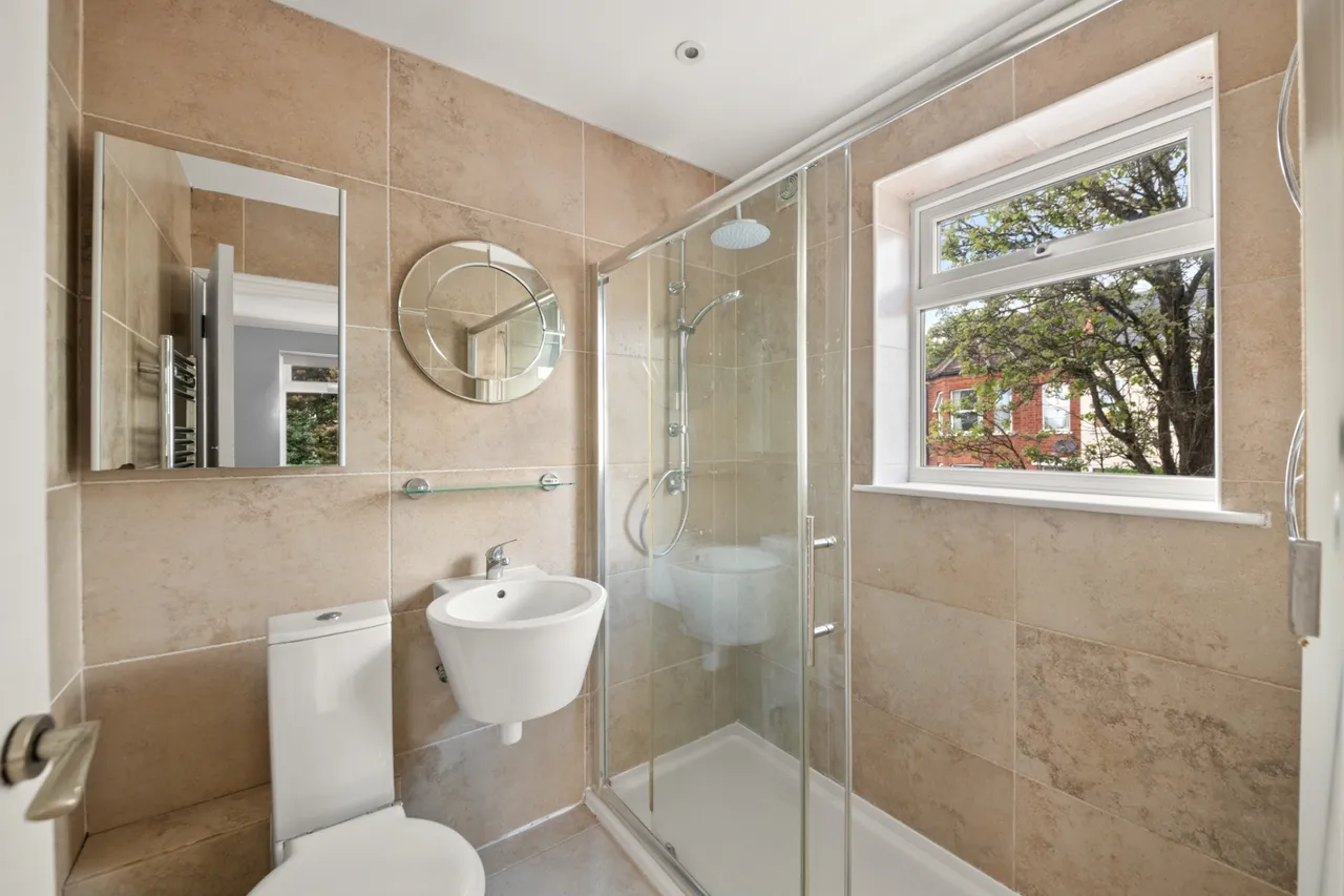 Grove Avenue, Hanwell, W7 3EX, photo 5