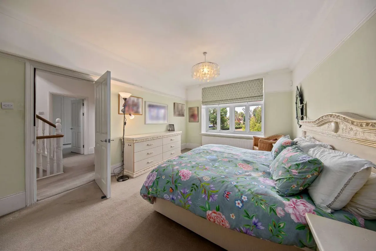 Kingston Lane, Teddington, Middlesex, TW11 9HN, photo 8