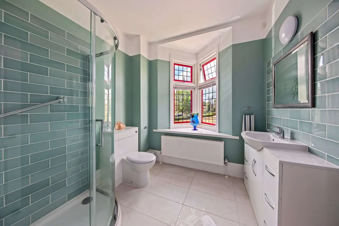 Kingston Lane, Teddington, Middlesex, TW11 9HN, photo 7
