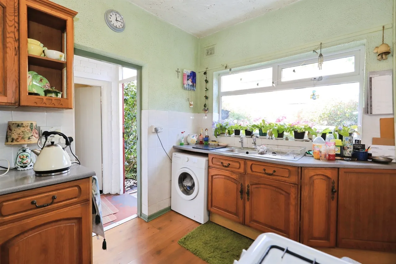 Queen Street, Bilston, WV14, photo 9