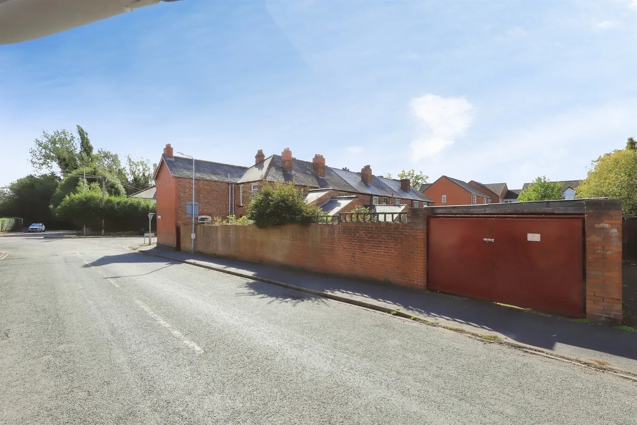 Queen Street, Bilston, WV14, photo 23