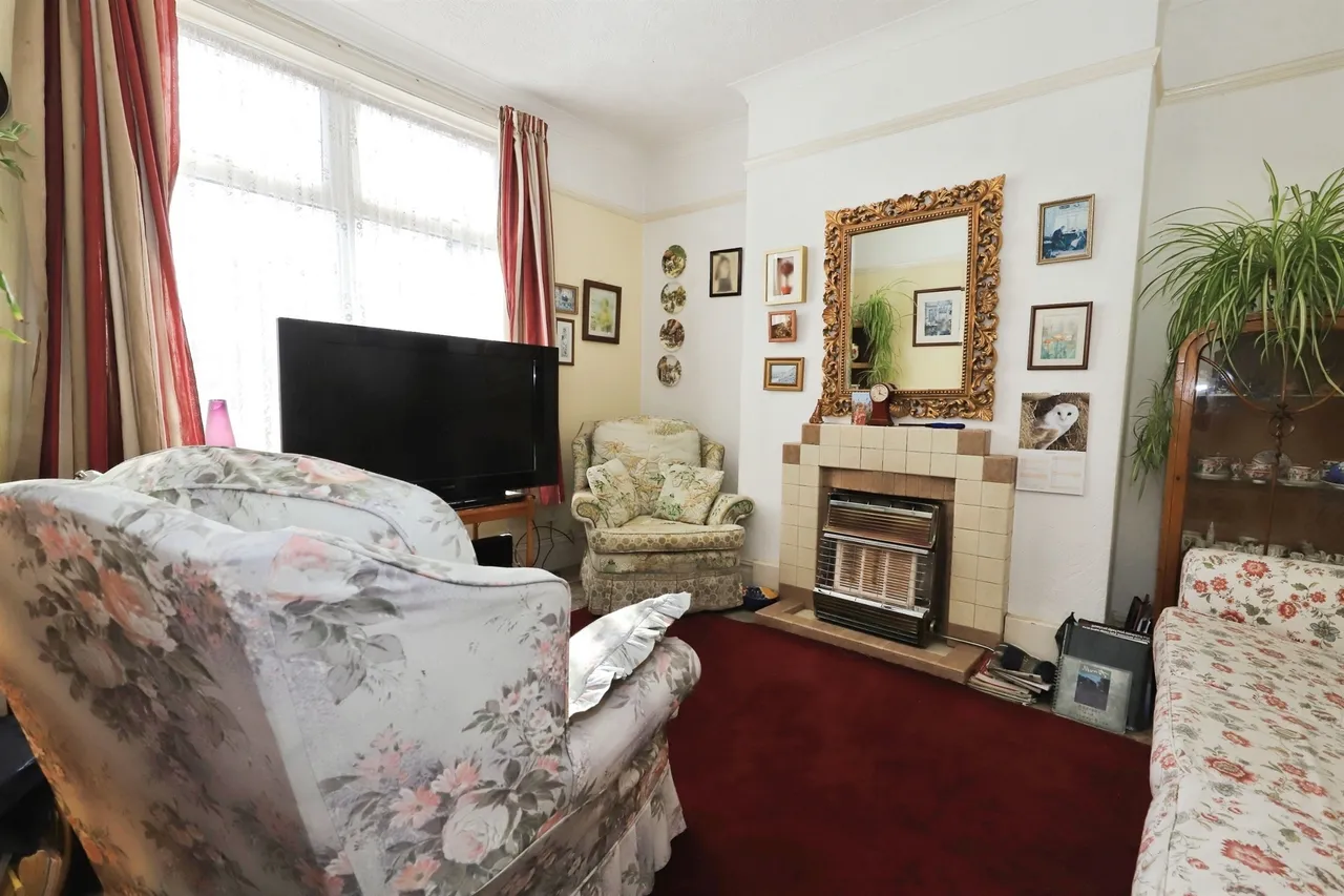 Queen Street, Bilston, WV14, photo 6