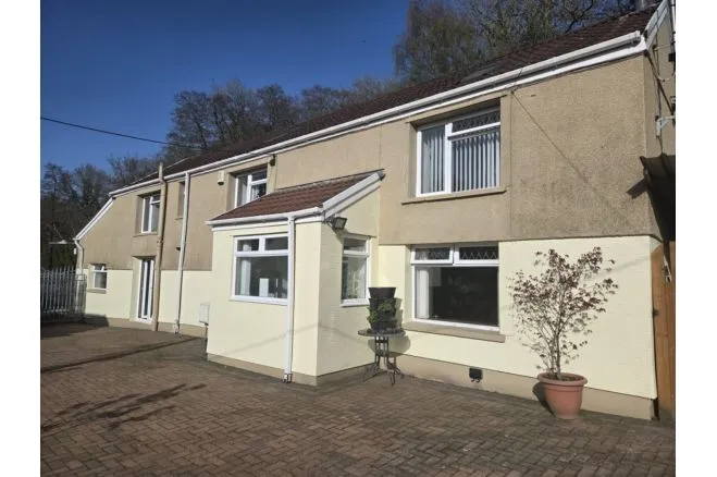 3 bed house for sale — Dan-Y-Twyn, Treharris