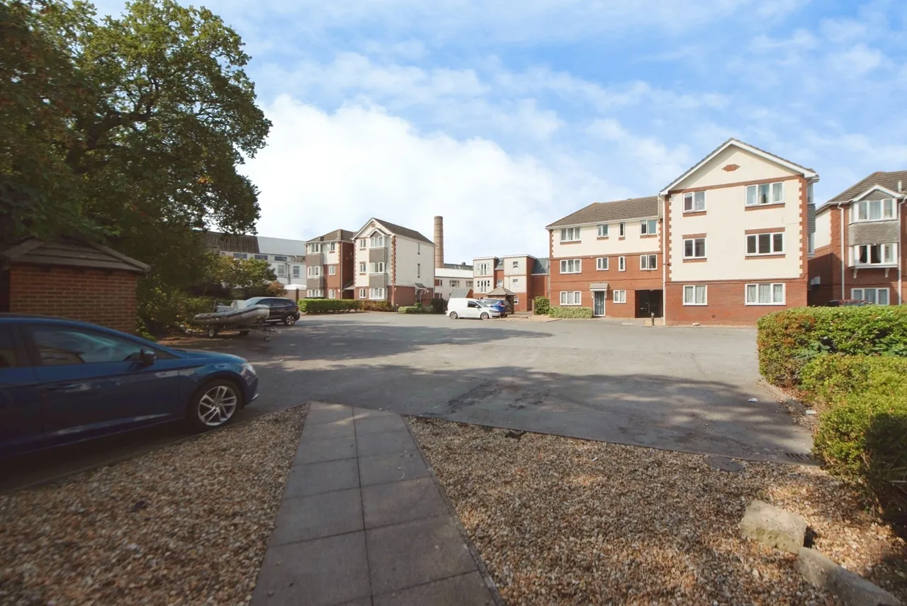 Whiteacres Close, Gosport, PO12, photo 11
