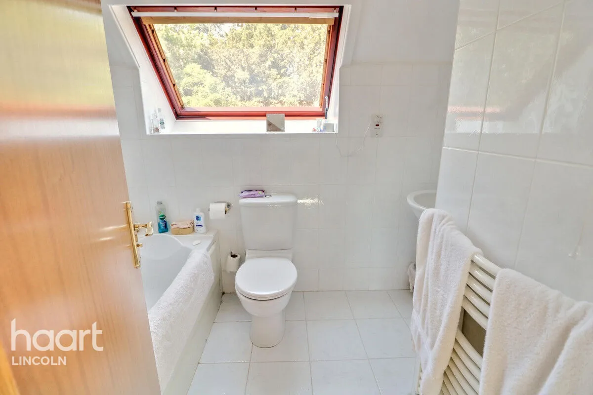 Church Lane, Carlton on Trent, NG23, photo 24
