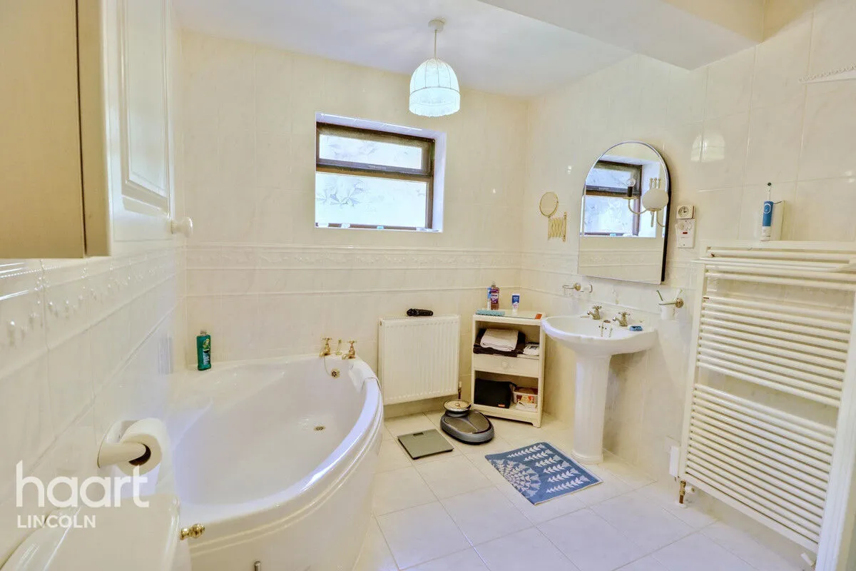 Church Lane, Carlton on Trent, NG23, photo 15