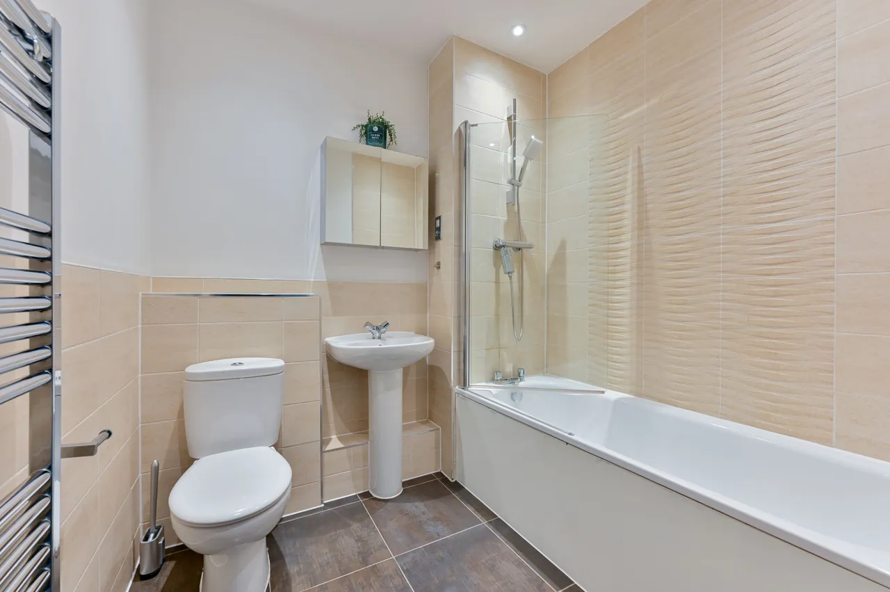 6 Westwood House, 47 Old Devonshire Road, London, photo 9