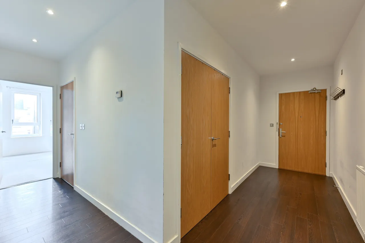 6 Westwood House, 47 Old Devonshire Road, London, photo 8