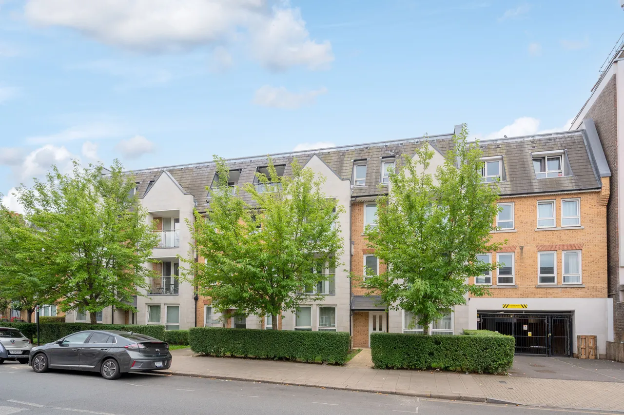 6 Westwood House, 47 Old Devonshire Road, London, photo 3