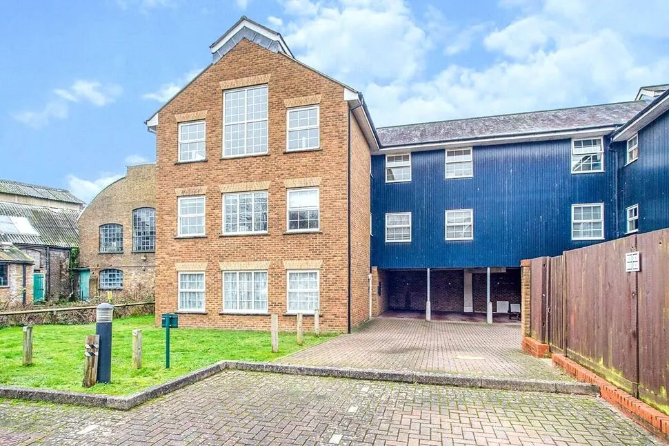 2 bed flat to rent, Fourdrinier Way, Hemel Hempstead, HP3