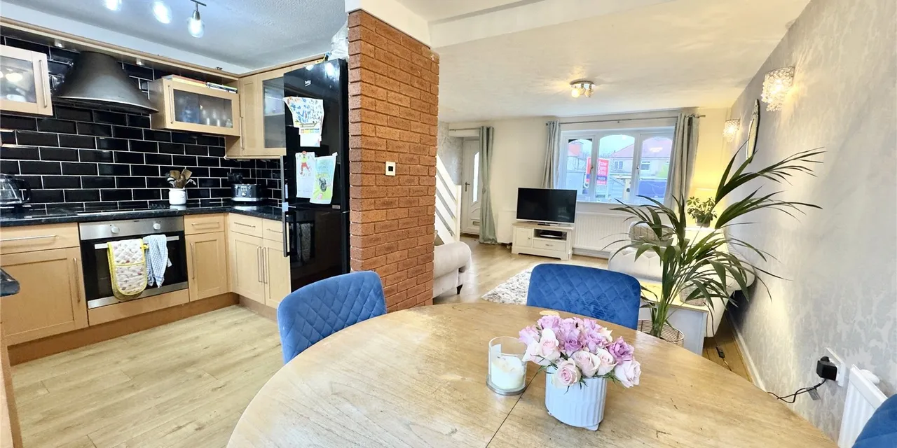 Epping Court, Heswall, CH60, photo 2