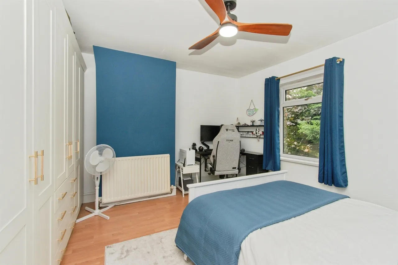 Holywell Dene, Castleford, WF10, photo 8