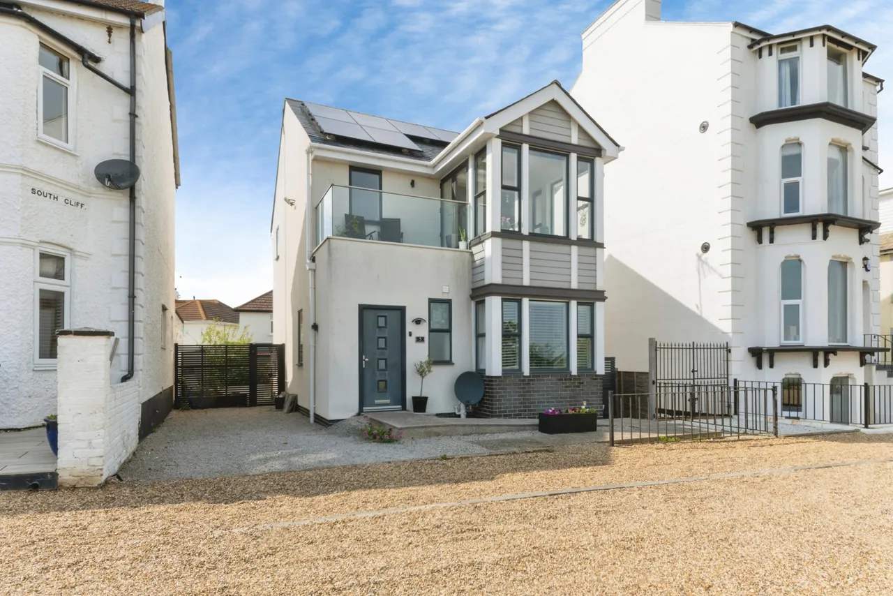 Southcliff Parade, Walton on the Naze, CO14, photo 5