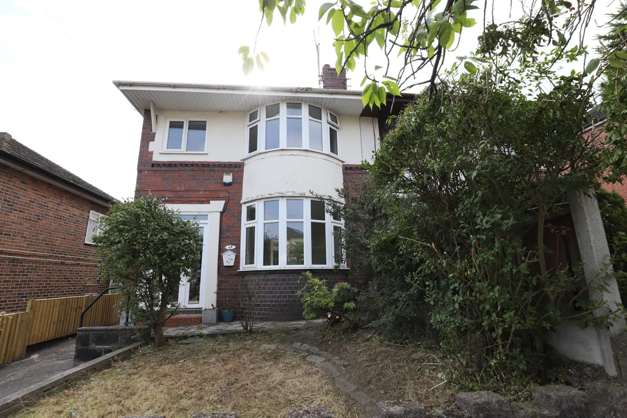 3 bed house to rent — Abbotts Drive, Stoke-on-Trent, ST1